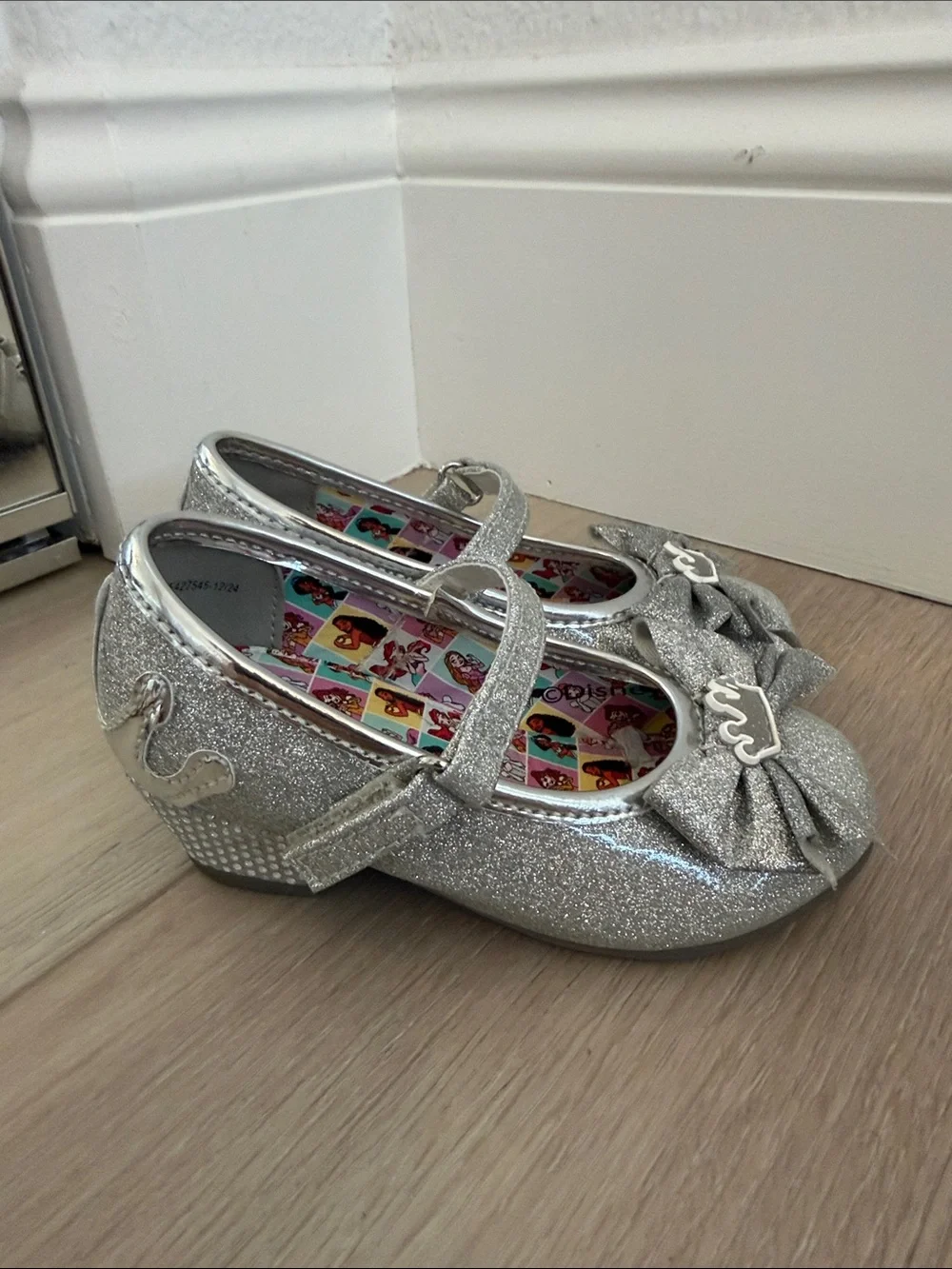 Sparkle Silver Toddler Size 8 Disney Dress Shoes with Bow and Heart Accent